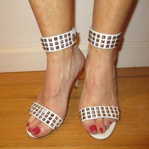 Sexy MANOLO BLAHNIK White Leather Studded Ankle Cuff High Heel Sandals